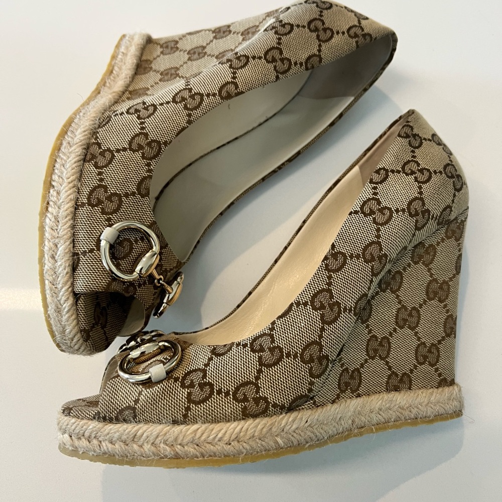 Authentic Gucci wedges so 37
